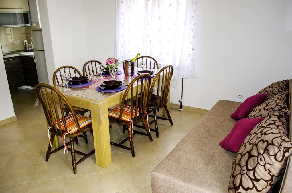 Apartments Zlatka トロギール 部屋 写真