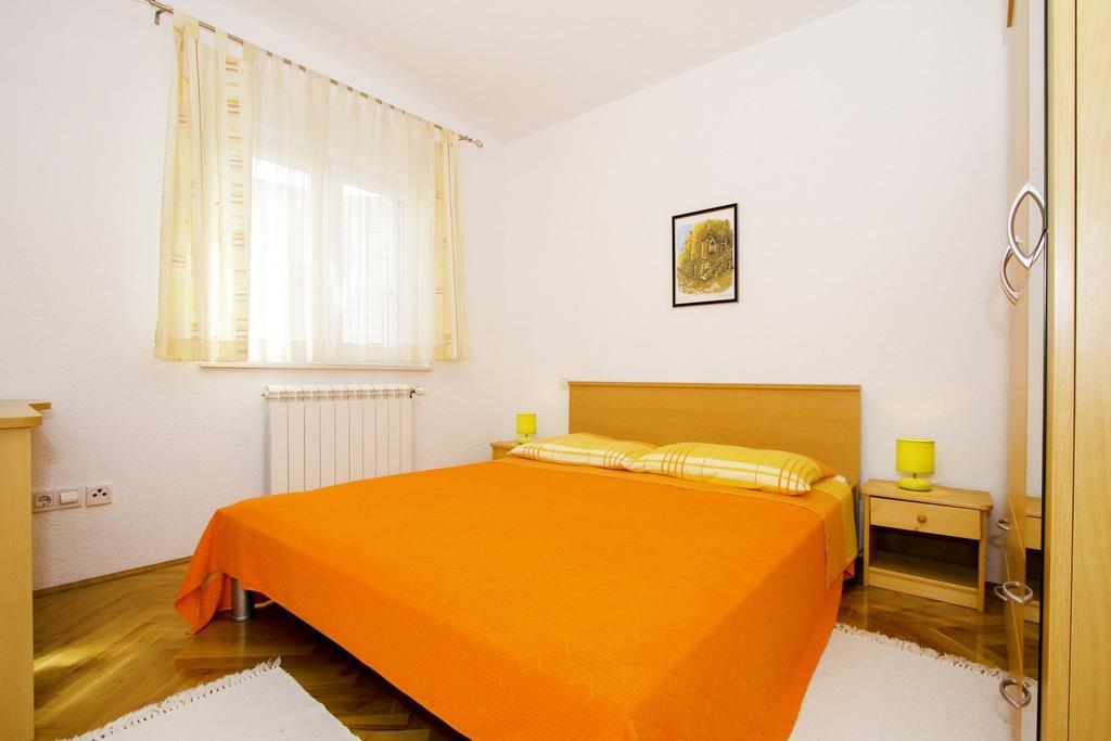 Apartments Zlatka トロギール 部屋 写真