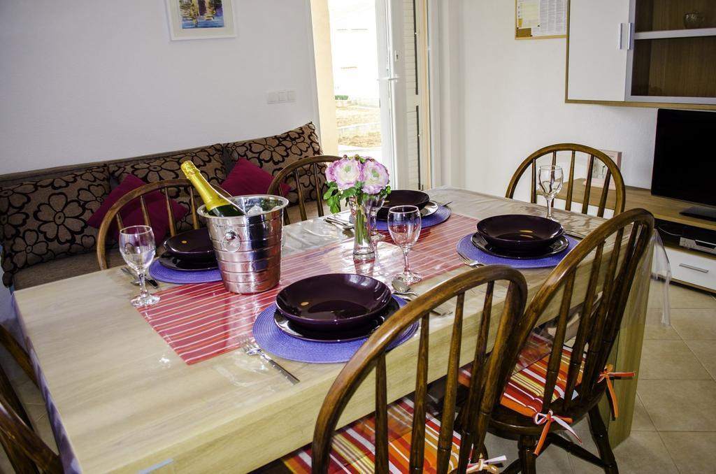 Apartments Zlatka トロギール 部屋 写真