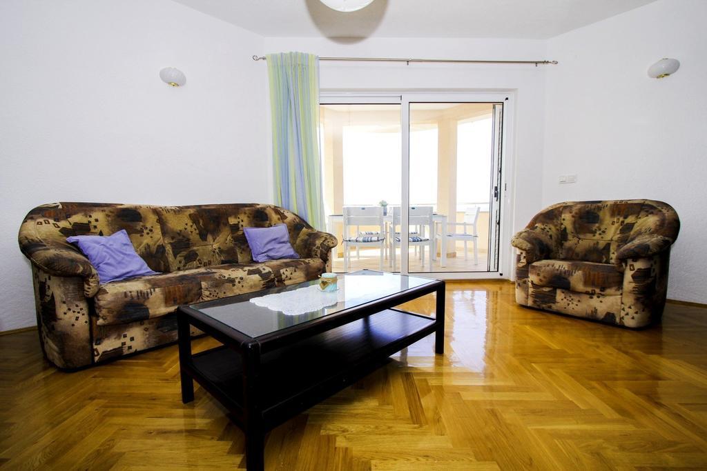Apartments Zlatka トロギール 部屋 写真