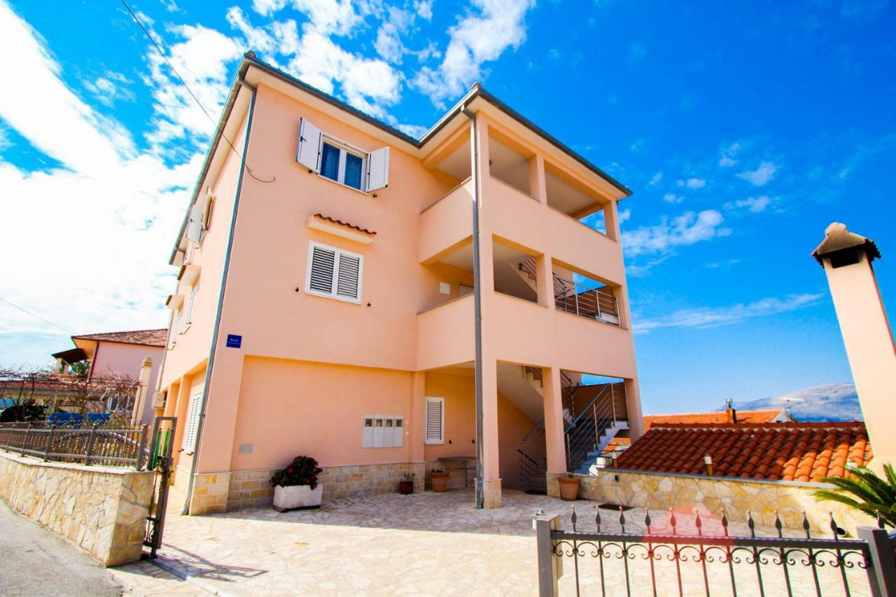 Apartments Zlatka トロギール エクステリア 写真
