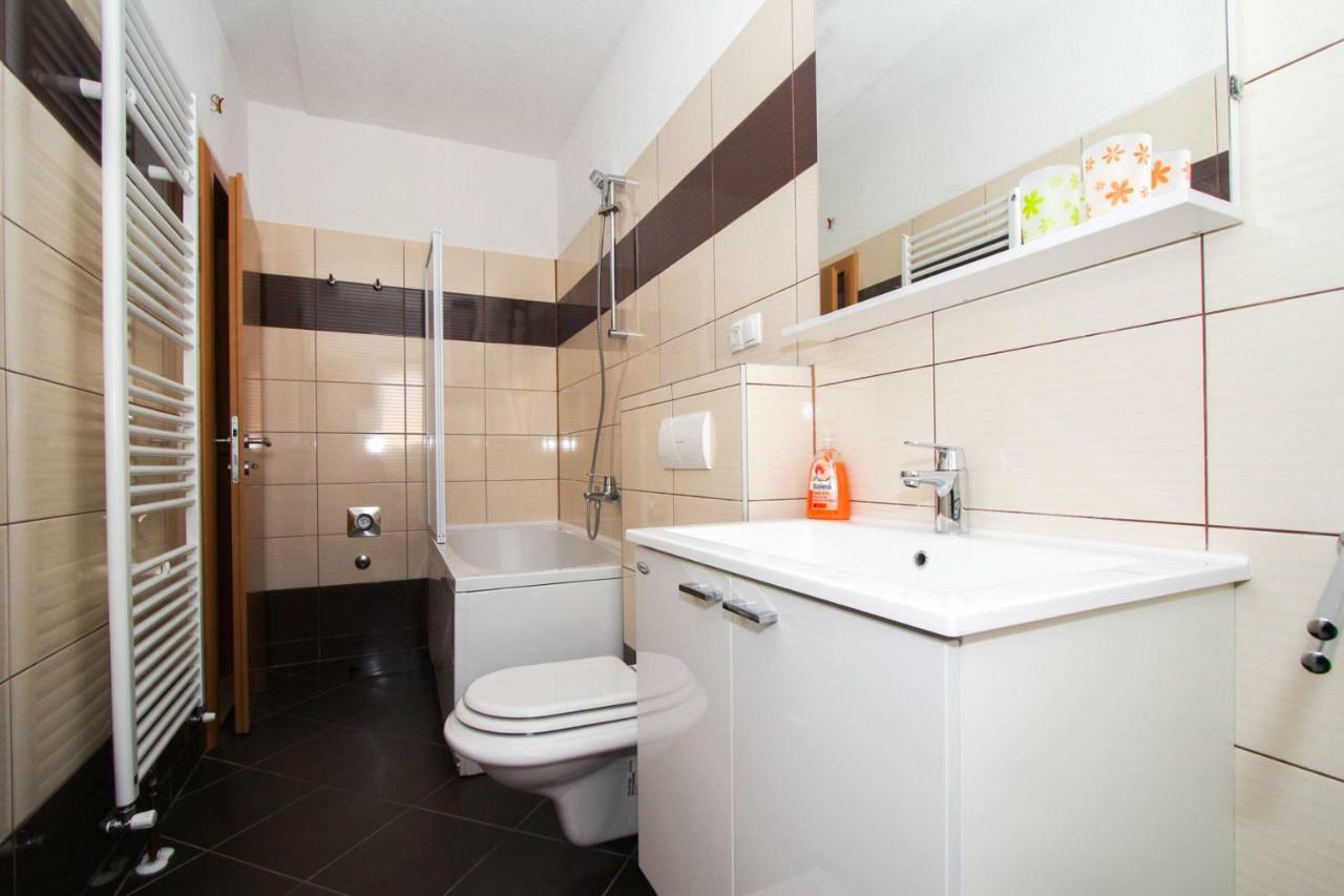 Apartments Zlatka トロギール エクステリア 写真